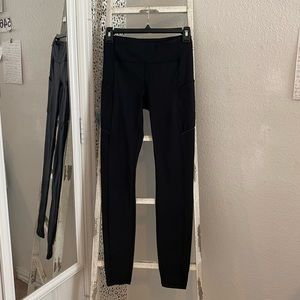 LULULEMON BLACK FULL LENGTH LEGGINGS SIZE 4